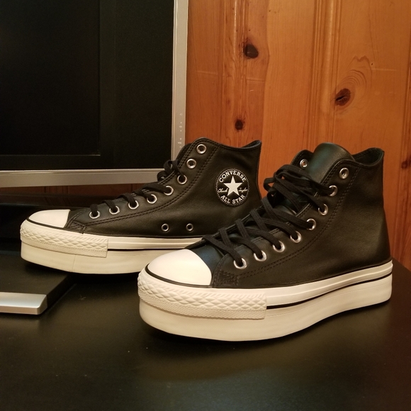 Converse Chuck Taylor Platform Hi Leather Size 8.5